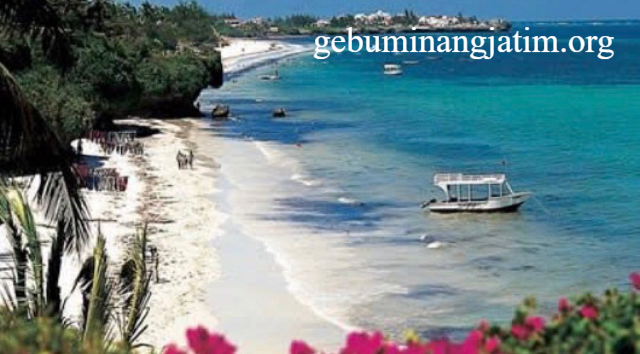 Wisata Alam Pantai Diani Kenya